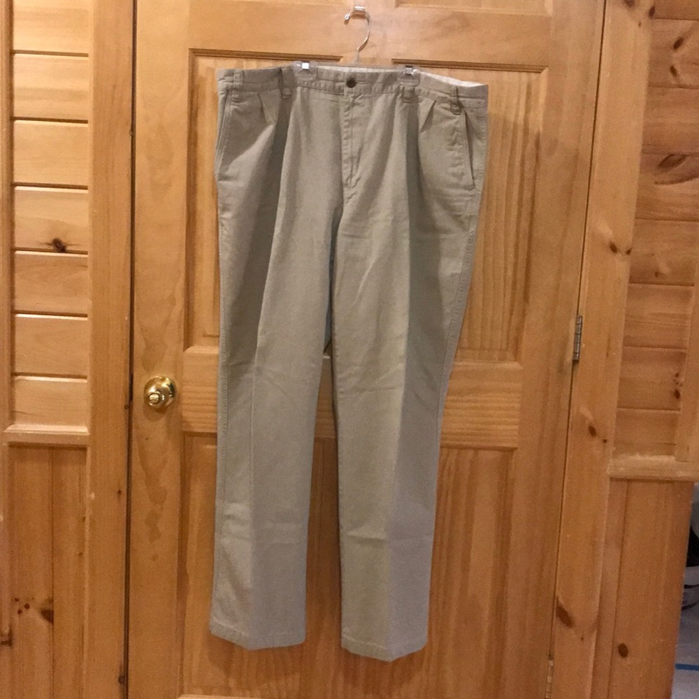 Eddie Bauer Outdoor Khaki Pants Men’s - Size 44 x 34